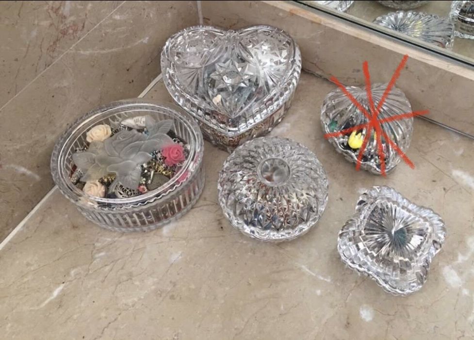 Guarda jóias em vidro