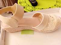 Sprzedam nowe sandaly