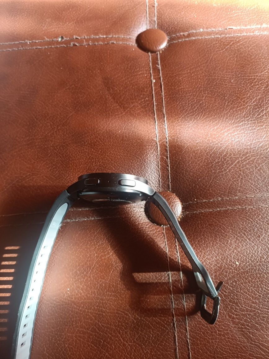 Samsung whatch 5 pro Titanium