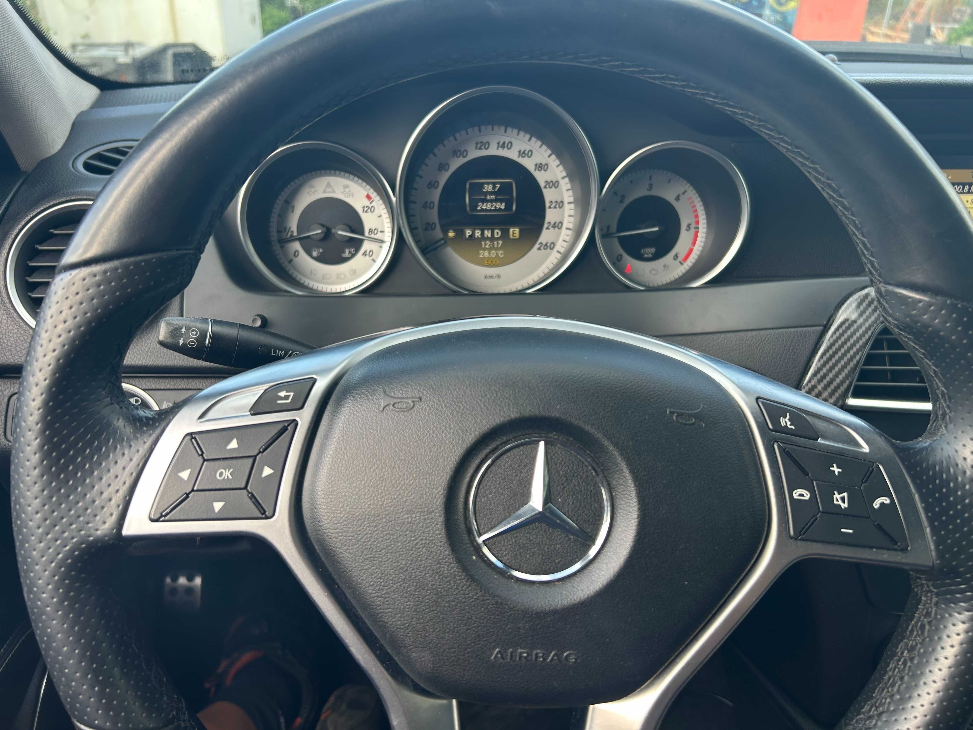 Mercedes W204 sprowadzony, lekko uszkodzony, C klassa