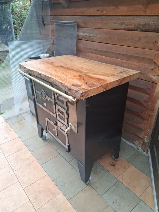 Fogão antigo rústico (restaurado)