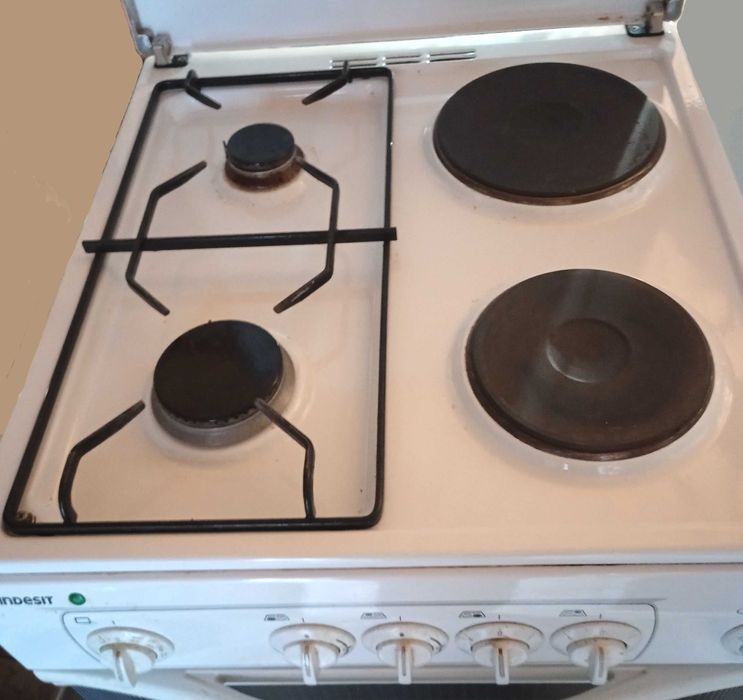 Плита комбінована INDESIT KG 5222  (газ/електро + електродуховка)