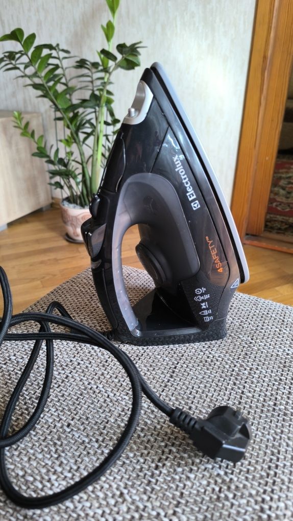 Утюг Electrolux рабочий