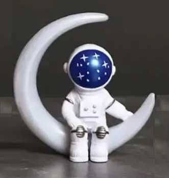 Model astronauty, figurki dekoracyjna. 4 sztuki.