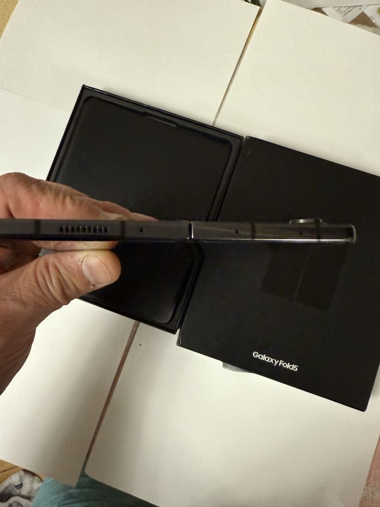 Samsung Galaxy Fold5  12/256gb