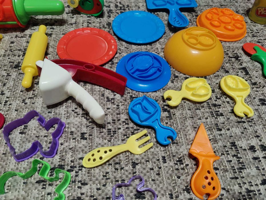 Ogromny zestaw Play Doh - kucharz, dentysta, dużo ciastnoliny.