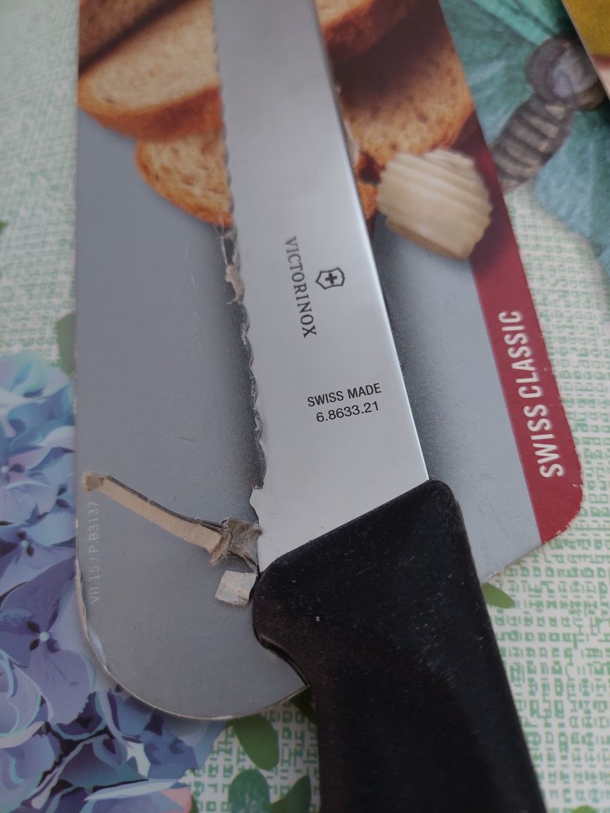 Victorinox нож для мяса и хлеба. Швейцария.