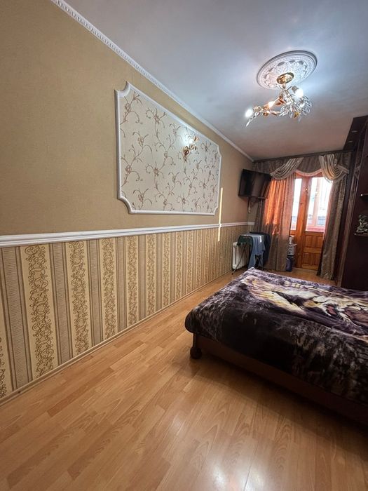 Продам квартиру в центрі міста Шептицький.