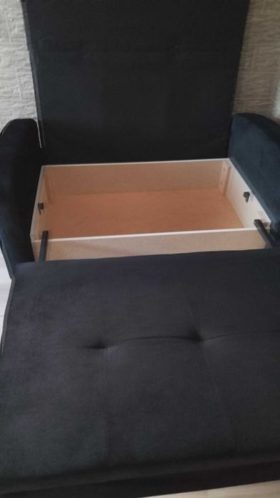 Sofa dwuosobowa czarna