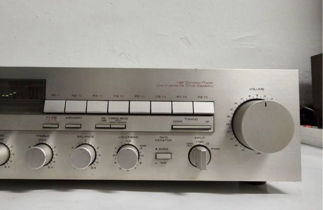 Amplituner Yamaha R-300. Made in Japan