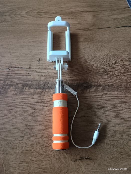 Kijek do selfie (selfie stick) z kablem mini jack