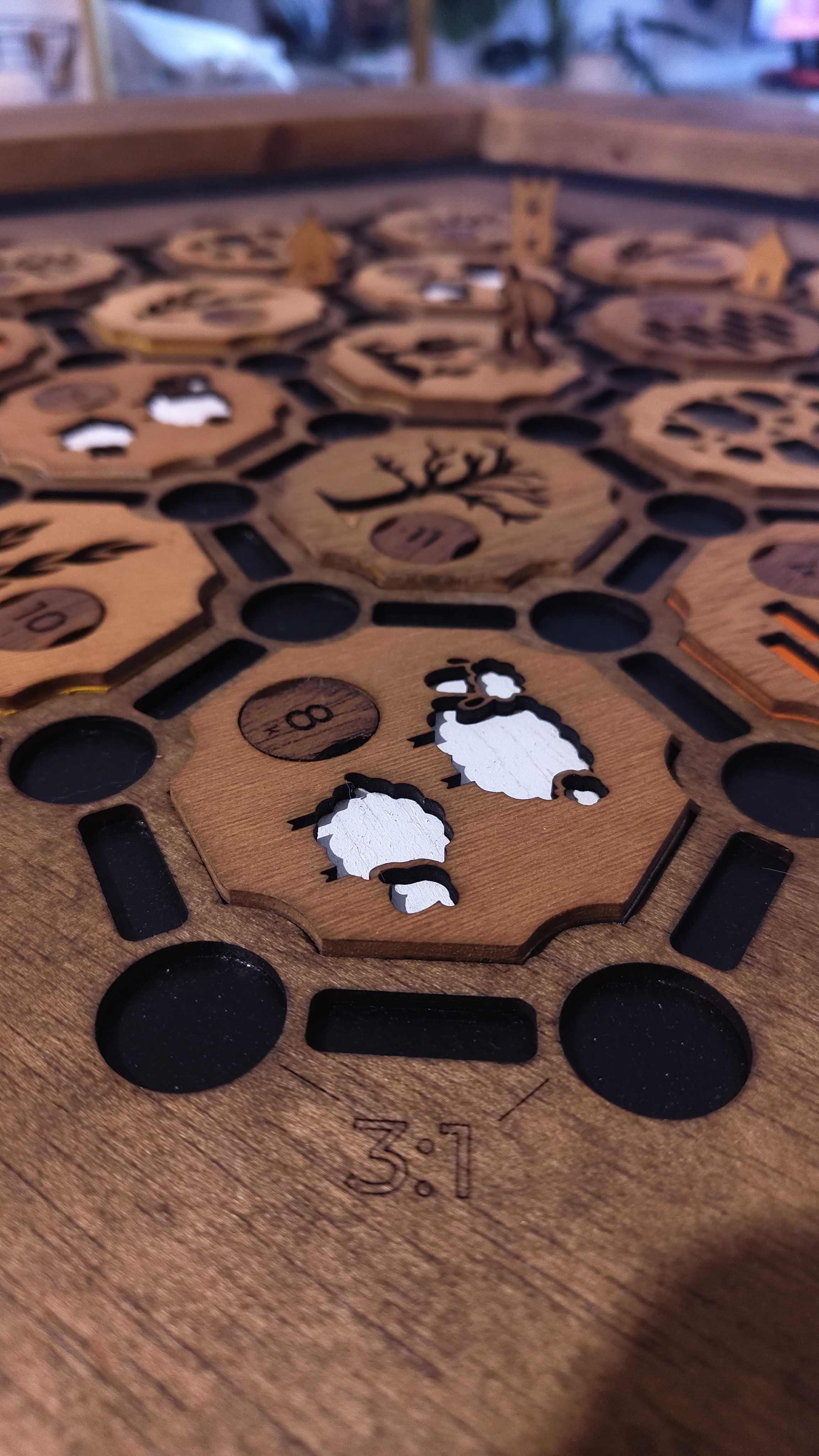 Jogo de tabuleiro Catan em madeira
