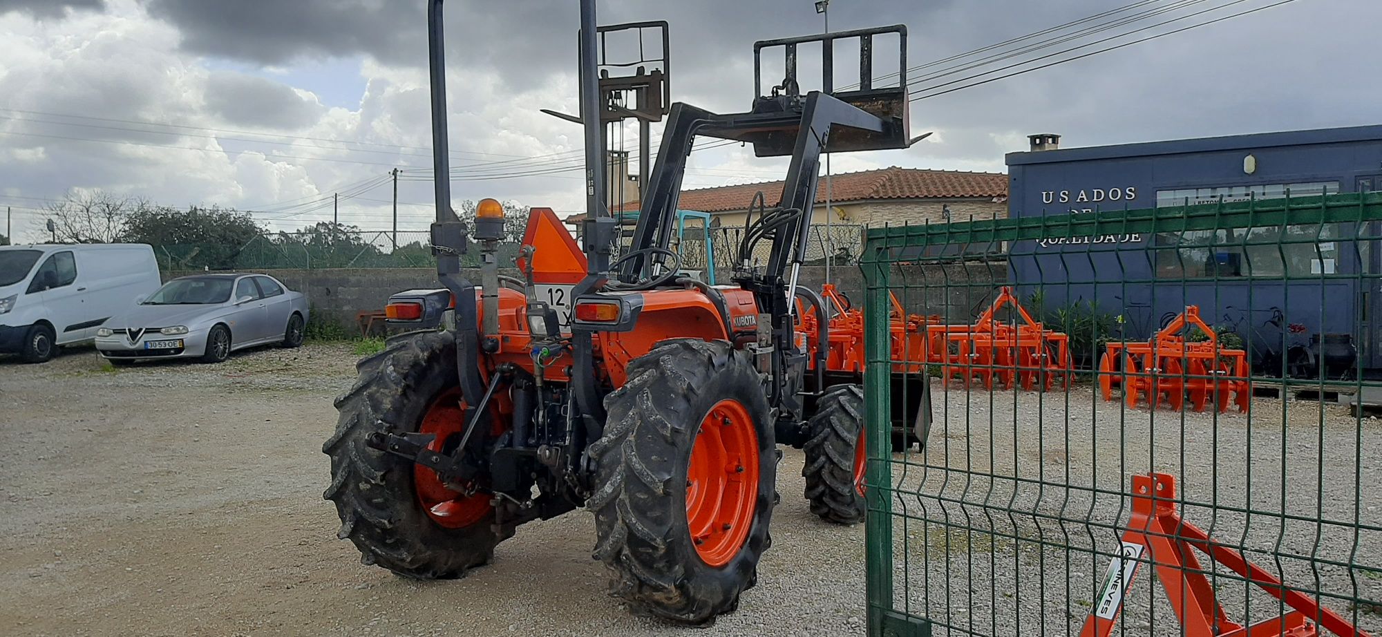 Tractor/Trator Kubota L3830 com carregador frontal