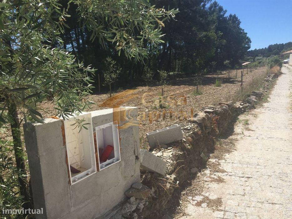 Terreno junto à E.N. 322