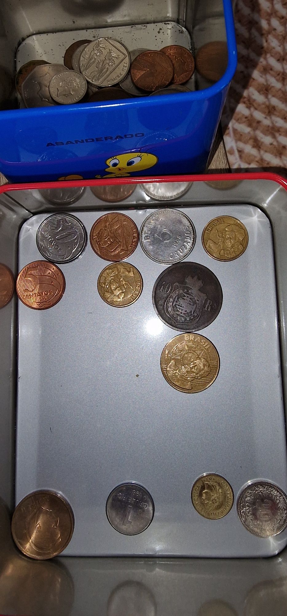 Moedas antigas escudos e outros