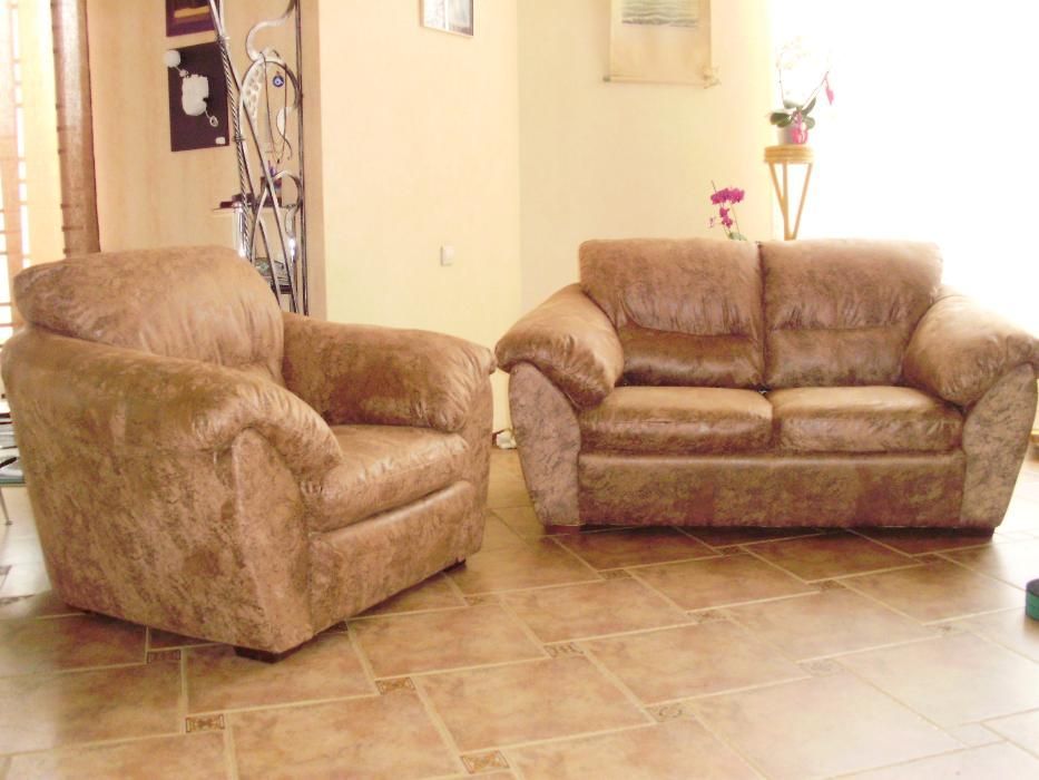 Перетяжка мягкой мебели на дому у заказчика в течении дня