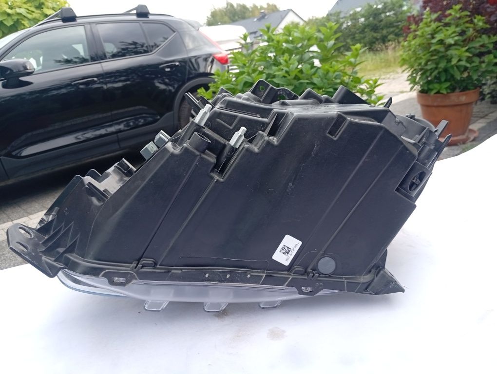 Volvo xc40 reflektor lampa prawy przód full led USA