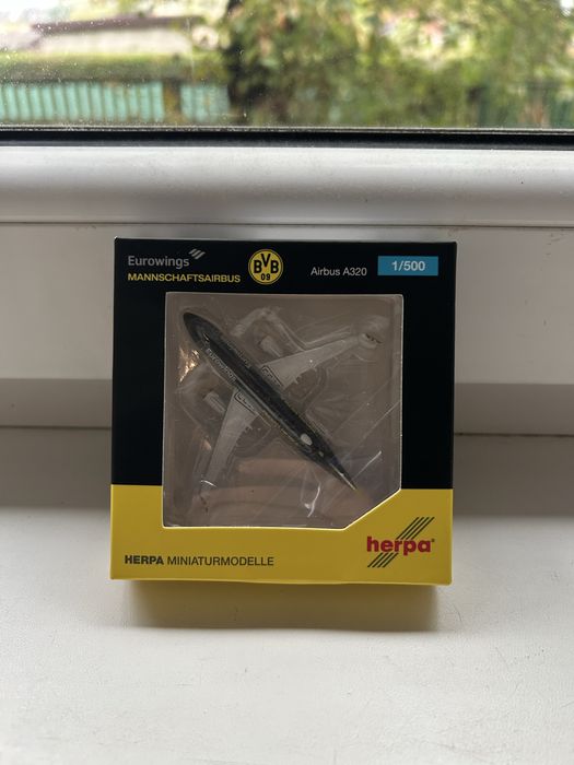 Herpa Model samolotu Eurowings Airbus A320 "BVB" w skali 1:500
