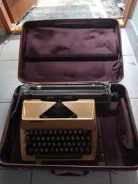 Stara maszyna do pisania Łucznik 1303