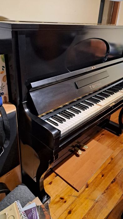 Pianino Betting pełnowymiarowe szkoła muzyczna