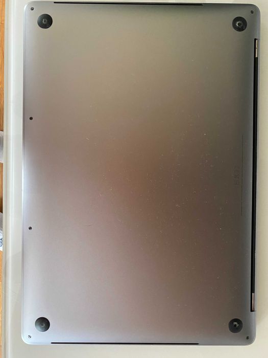 MacBook Pro 15" 2018 | i9 / 32 GB RAM / 512 GB SSD | Stan bdb