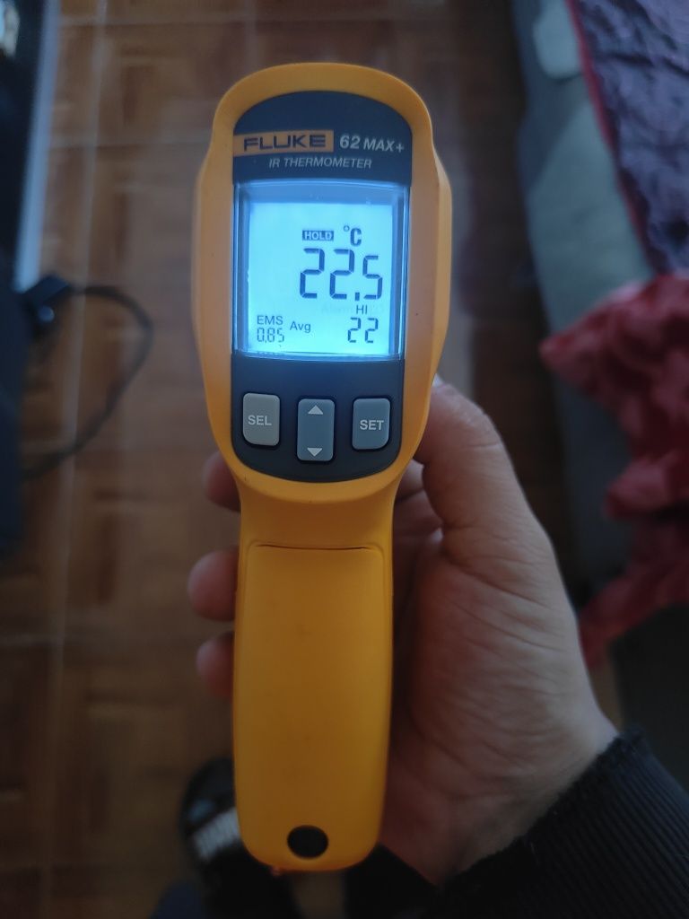 Termômetro Fluke 62 Max+ (-30° a +500°, precisão ~1.5%)