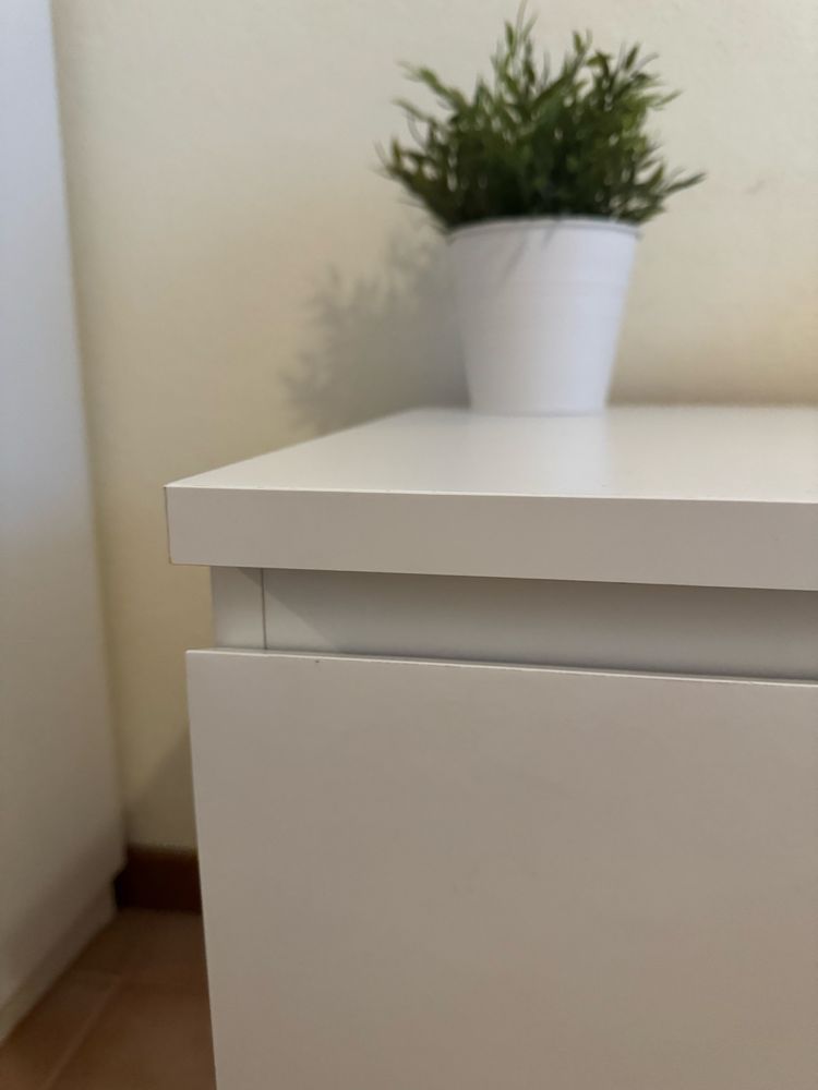 3 mesas de cabeceira IKEA - 20€ CADA