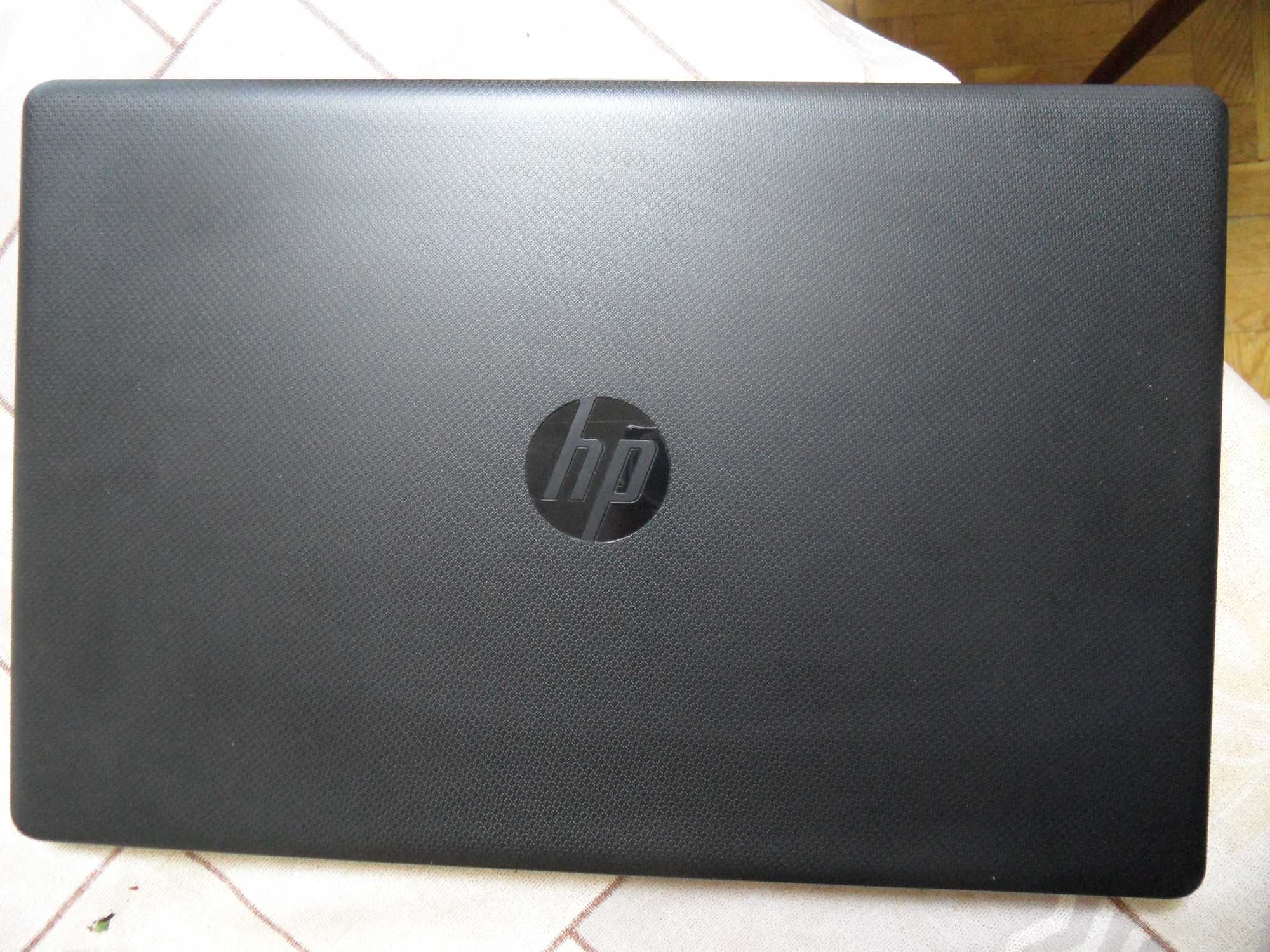 HP 17-by1033dx I5-8265U 8gb  512Gb SSD 17.3" 1600x900