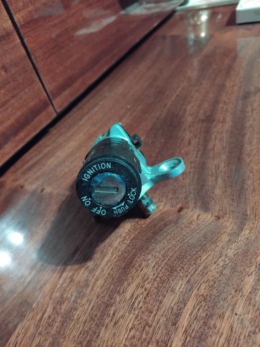 Продам замок зажигание