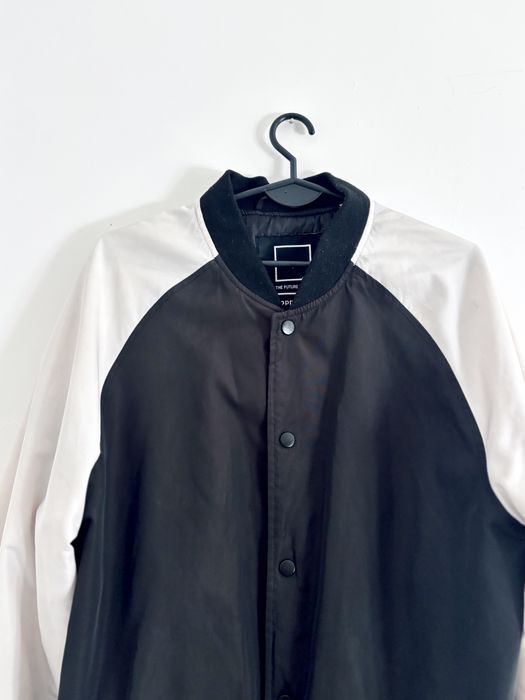 Kurtka bejsbolowka czarno biala modna meska przejsciowa Cropp