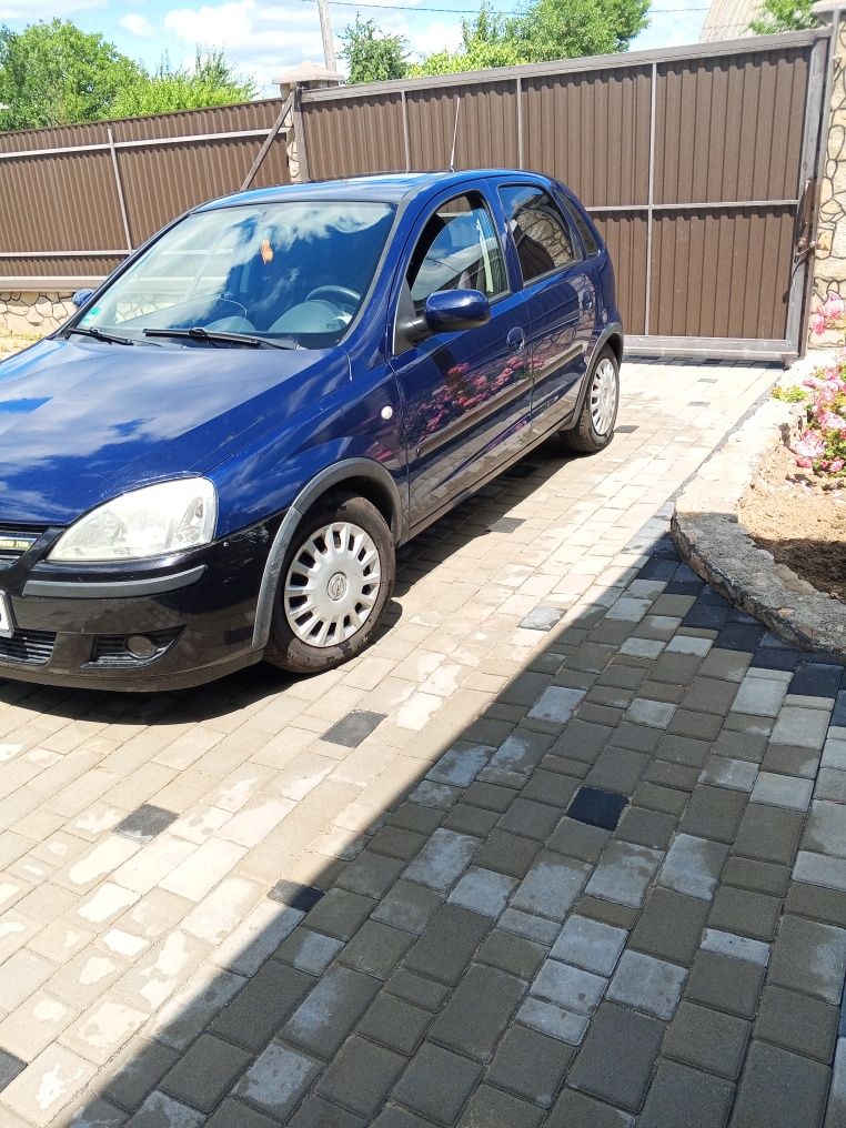 Opel corsa Автомат авто в жіночі руки