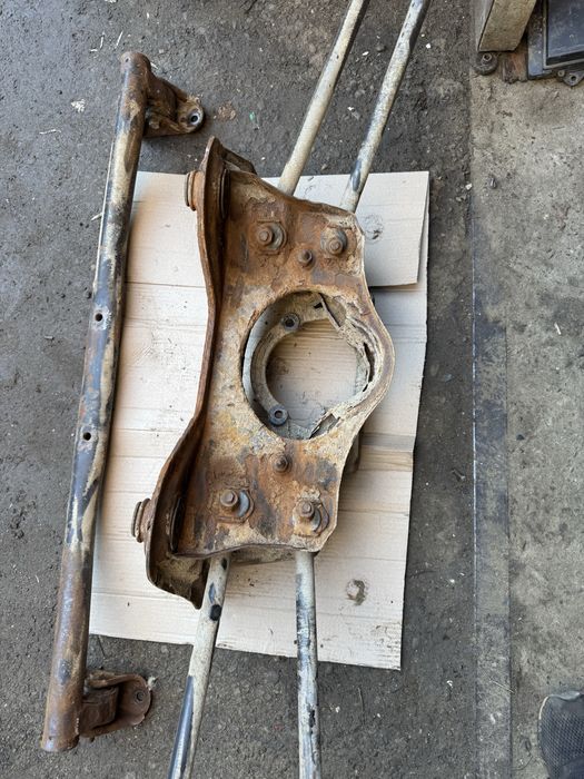 Задній підрамник ричаги Хюндай Санта Фе 1 комплект