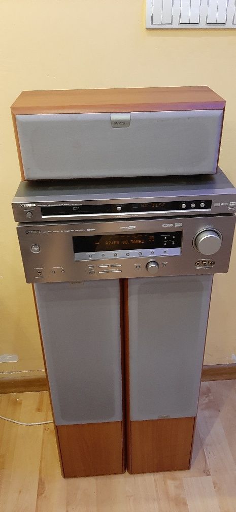 Yamaha kino domowe DVD amplituner kolumny
