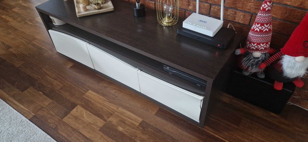 Komoda  i stolik oddam bezpłatnie