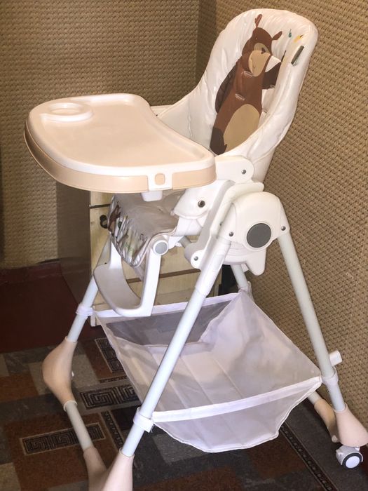 Дитячий столик для годування