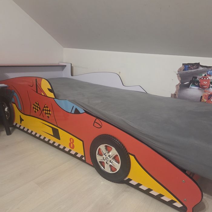 Łóżko auto wzmacniane