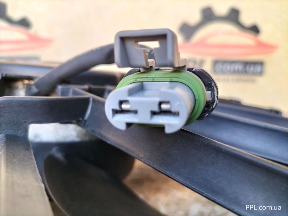 Ford Transit Tourneo Connect MK2 13-21 Дифузор вентилятор радиатора