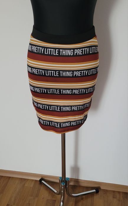 Nowa super efektowna krótka spódniczka mini w print PrittyLittleThing