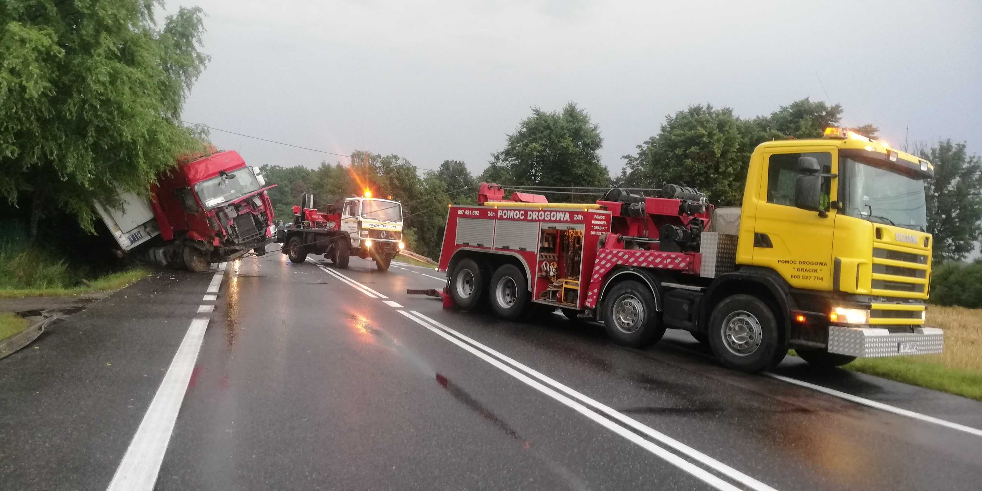 transport maszyn rolniczych holownik laweta pomoc drogowa