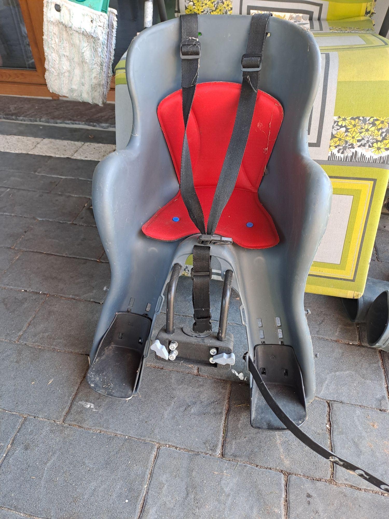 Fotelik  rowerowy  do  15 kg