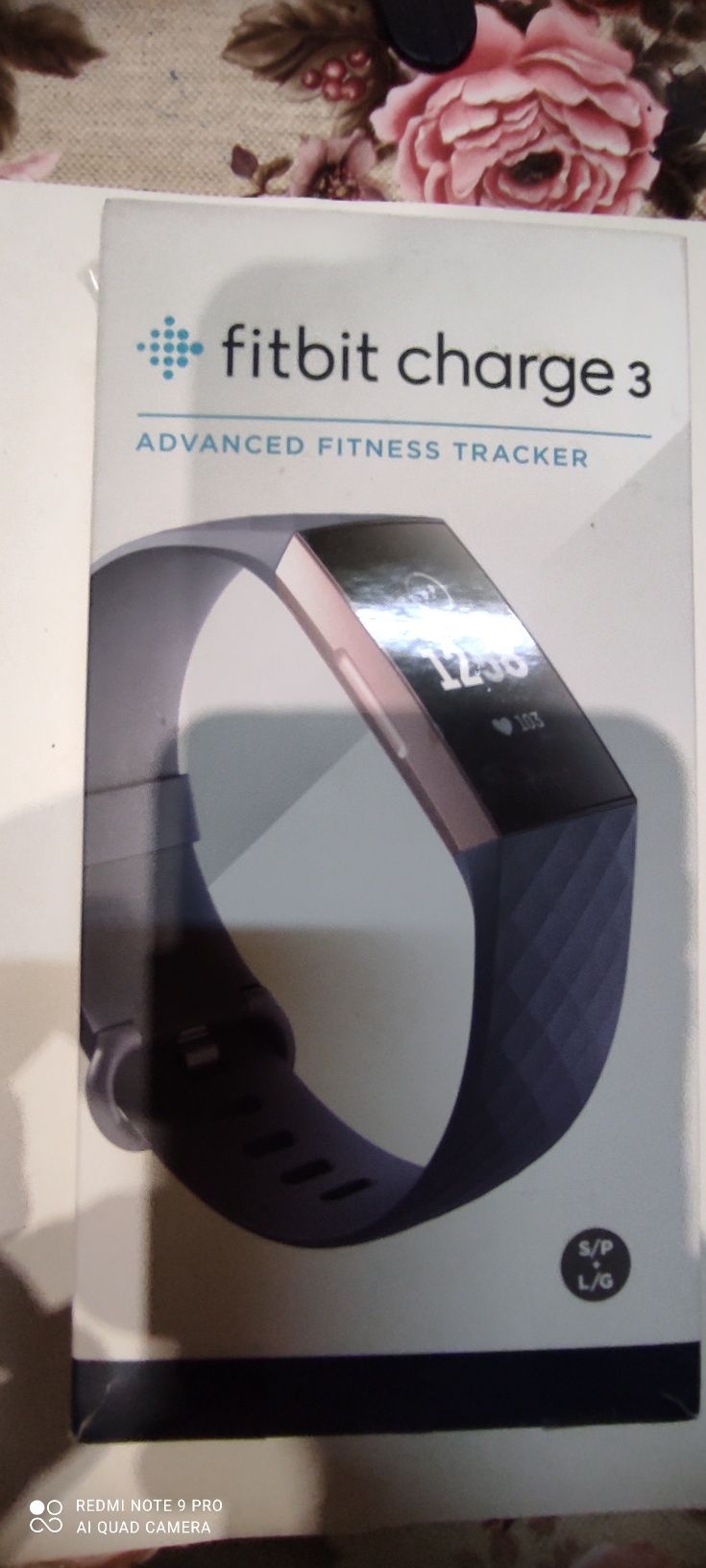 Продам Fitbit charge 3