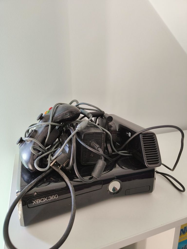 Xbox 360 z kinectem i grami