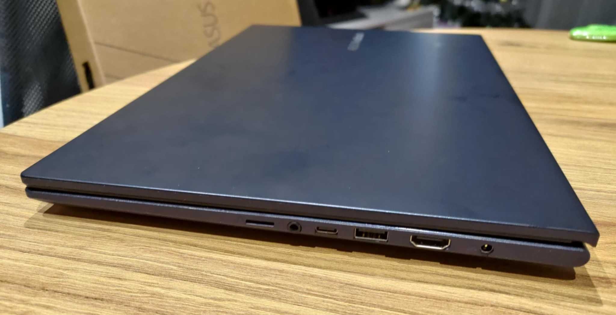Laptop - Asus Vivobook 15.6"