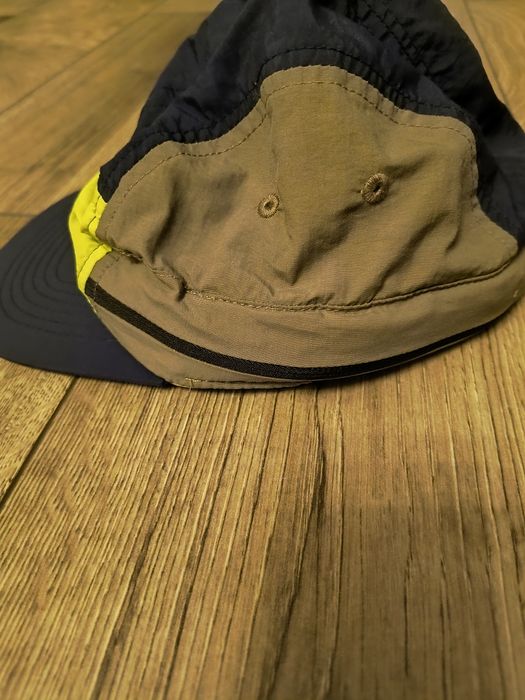 Czapka z daszkiem 4F z chowaną osłoną na kark