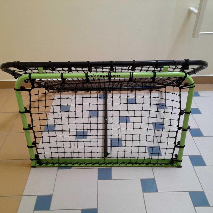 Rebounder / trenażer / siatki odbijające Exit Kickback Omni-Trainer