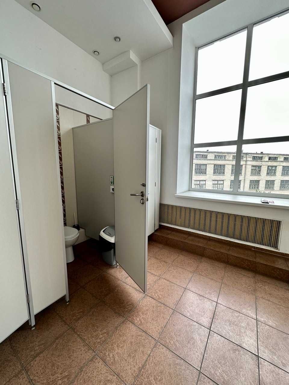 Офіс в БЦ, Соломенка, 698 м.кв. метро Вокзальна. Власник