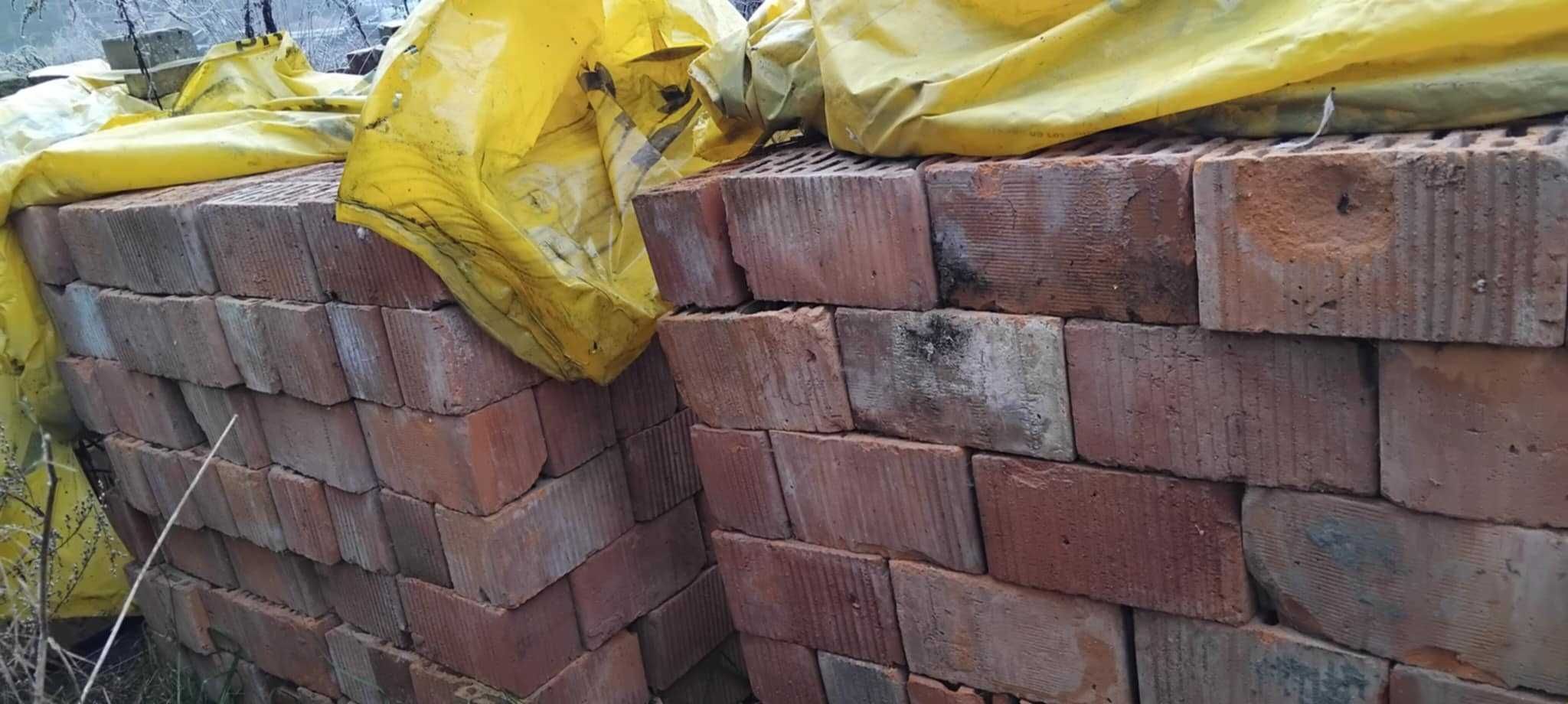 Cegła kratówka - K2 250x120x140