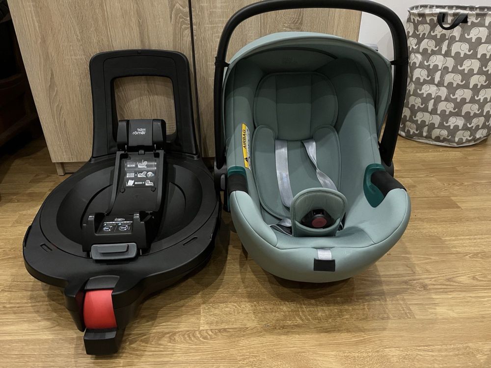 Fotelik Britax Römer Baby Safe 3 I-Size z bazą isofix 0-13 kg