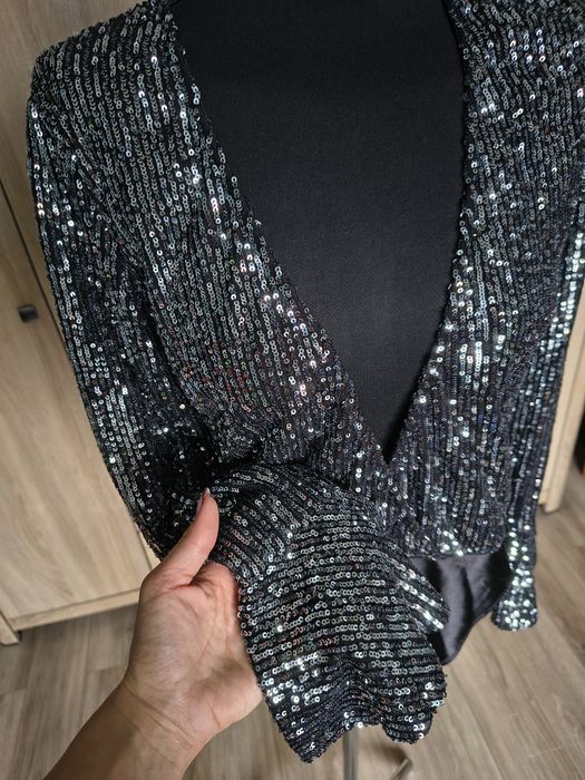 Czarne cekinowe body  na sylwestra andrzejki Glamour rozmiar 44