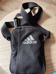 Saszetka adidas na ramię